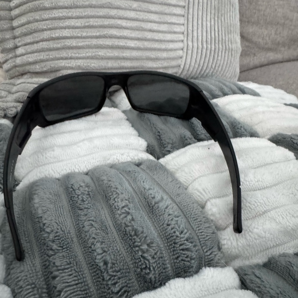 Oakley Black Sunglasses with Case - Picture 3 of 4